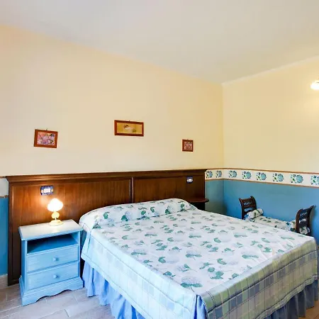 Vibrant In Castiglione Del With Pool 拉戈堡