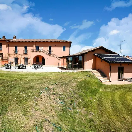 Vibrant In Castiglione Del With Pool Castiglione del Lago